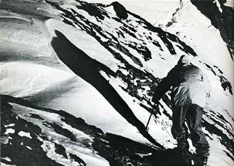 
Yard by yard, without oxygen, Hermann Buhl approached the summit of Broad Peak on June 9, 1957 - Summits and Secrets book

